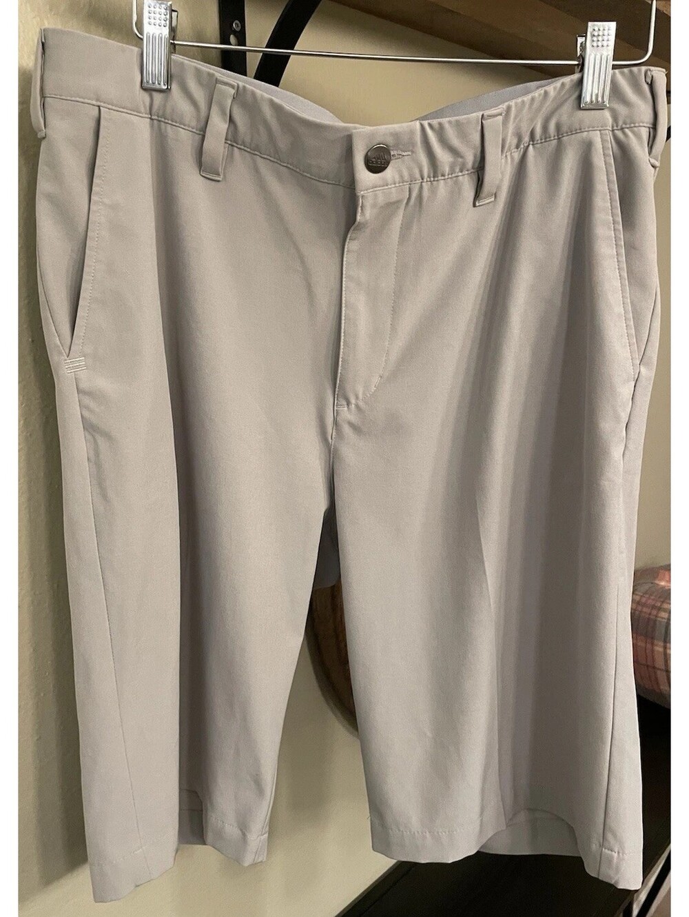 Men’s Lightweight Adidas Golf Shorts Size 32 Beige